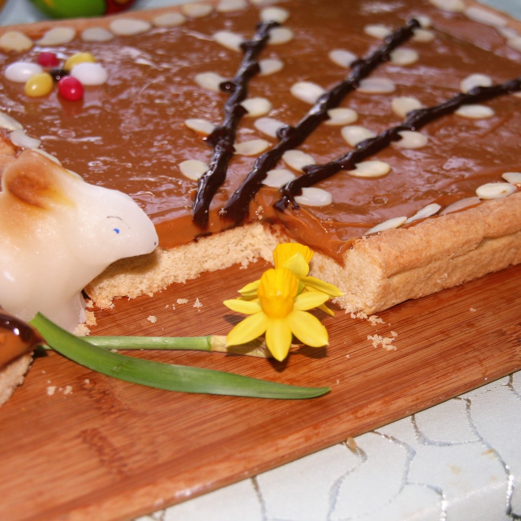 Karamell-Oster-Kuchen (Mazurek) | ichliebebacken.de